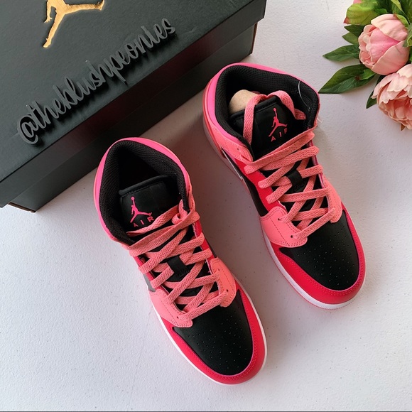 Air Jordan 1 Mid NWT - Picture 5 of 12